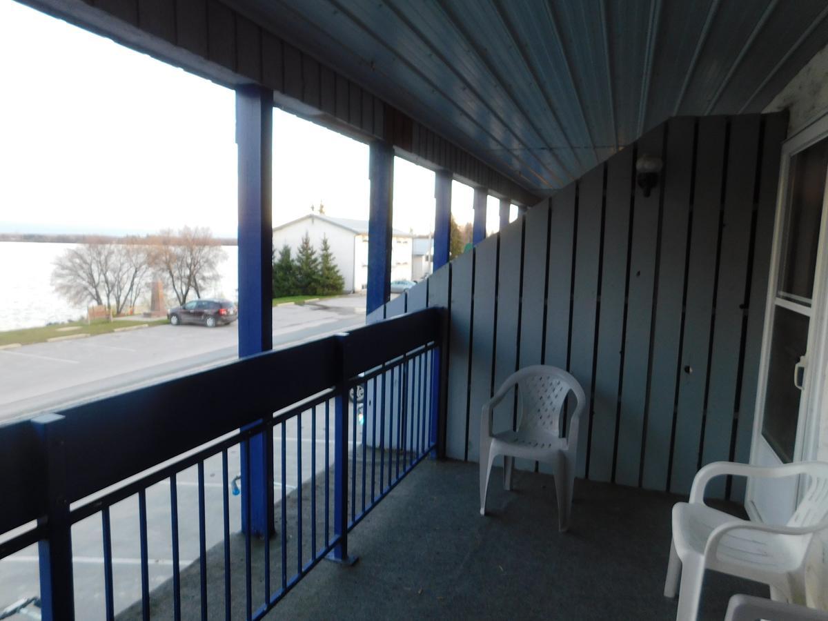 The Lakeview Inn Lac du Bonnet Exterior photo